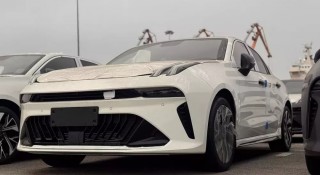 Lynk & Co sắp tung bộ đôi 02 và 03 tại Việt Nam: Một SUV thuần điện, một sedan hạng C